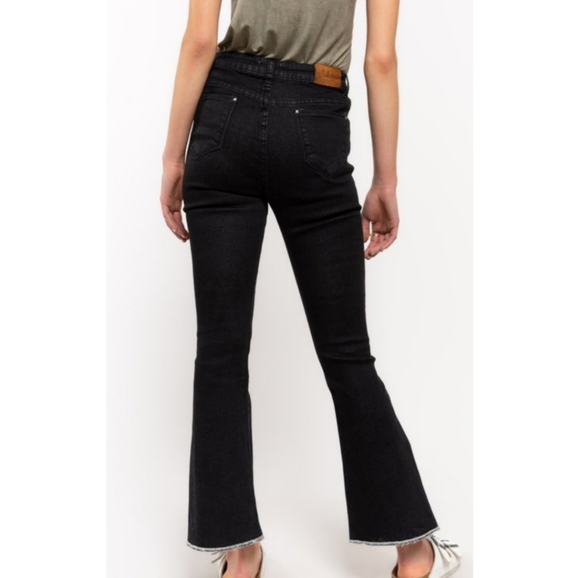 🆕🌿FLARE DENIM JEANS🌿 - Picture 2 of 6